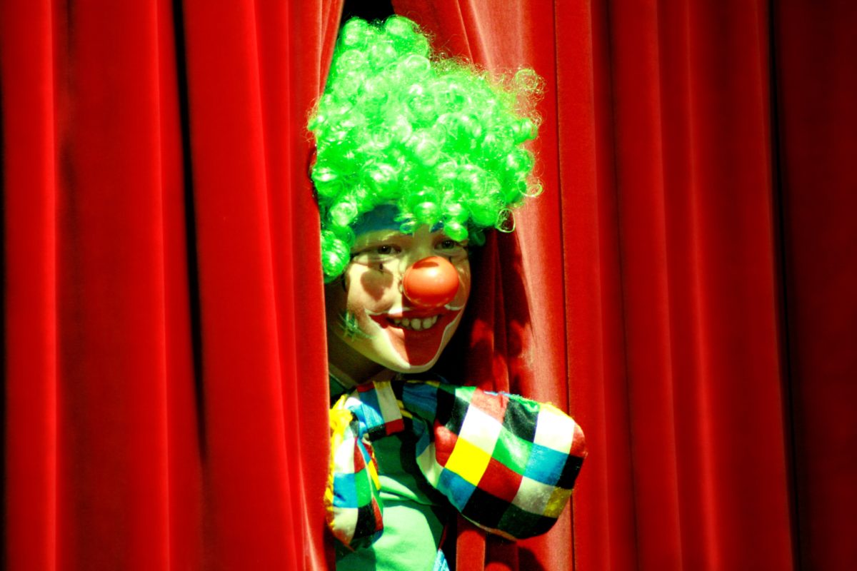 La Garderie Educative Le Clown Sur La Lune